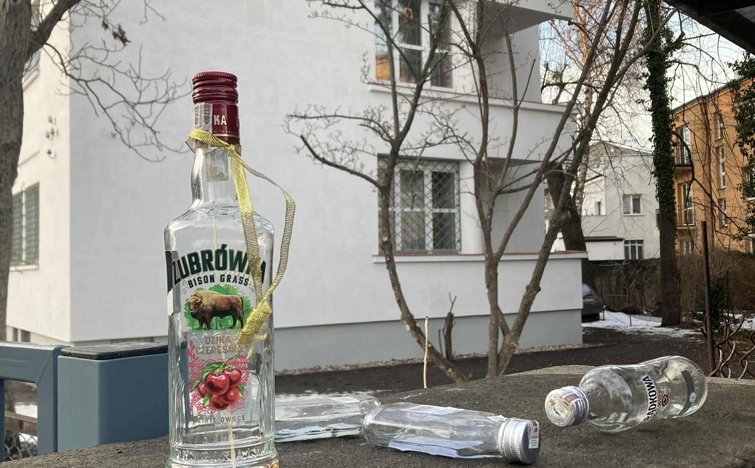 „Wstyd i hańba tacy radni”. Kulisy głosowań w sprawie nocnej prohibicji w Warszawie