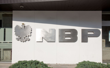 Byli szefowie NBP udzielają "osobistego poręczenia" oskarżonym urzędnikom KNF