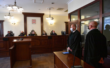 Obrońcy Przemysław Rybiński i Krzysztof Woliński na sali Sądu Apelacyjnego w Gdańsku (pap)