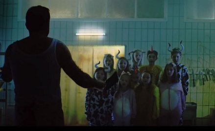 Stary MacDonald gra w horrorze