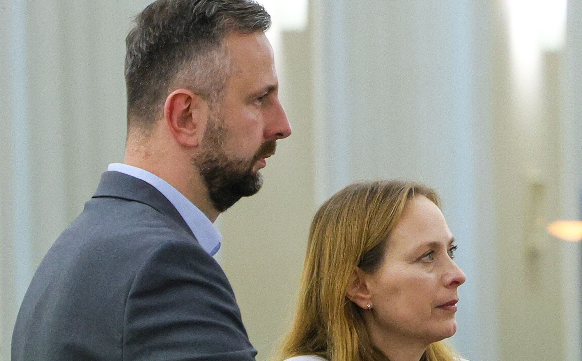 Nowy sondaż: KO na czele, dwie partie koalicyjne poza Sejmem