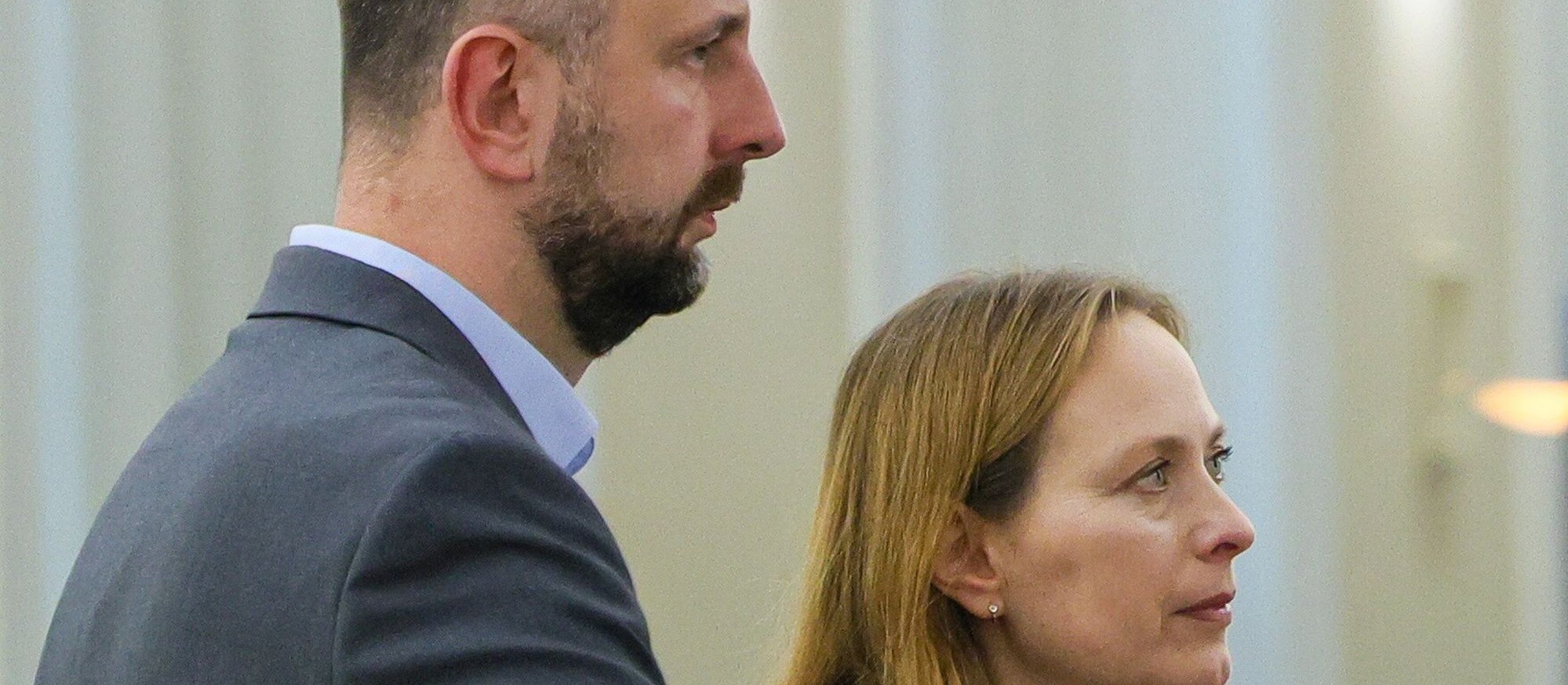 Nowy sondaż: KO na czele, dwie partie koalicyjne poza Sejmem