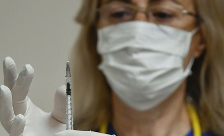 Epidemiolog: Szczepienie całej populacji na Covid-19 jest niepraktyczne