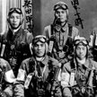 Japońscy piloci kamikaze („boski wiatr”). Pierwszą jednostkę utworzono w październiku 1944 r.