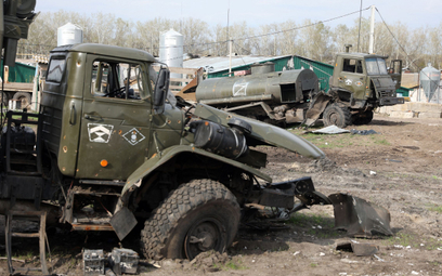 Zniszczony rosyjski sprzęt wojskowy w obwodzie charkowskim, fotografia z 16 kwietnia