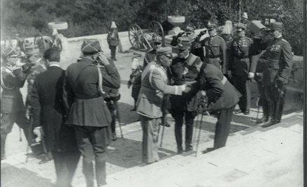 1 października 1928. Powitanie Marszałka przez generalicję rumuńską