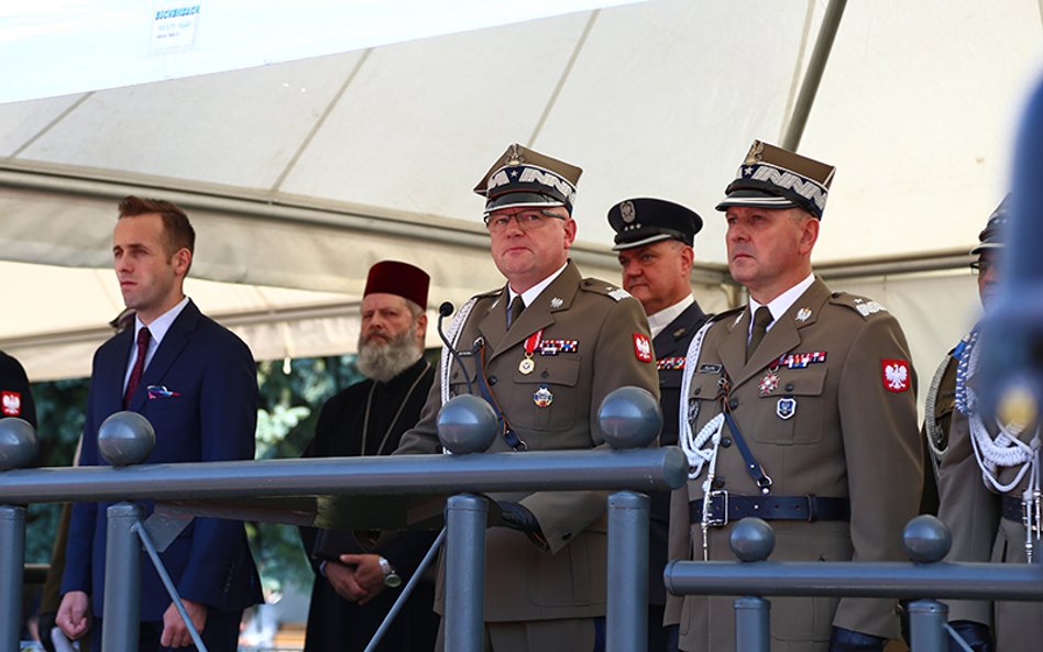 Zakażeni studenci uczelni wojskowej podróżowali po Polsce