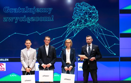 Za zajęcie drugiego miejscach w rankingach tygodniowych na uczestników czekały konsole do gier wideo