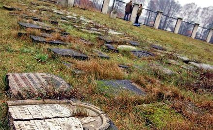 Biłgorajski kirkut w latach 80. został odrestaurowany i ogrodzony. Ale mieszkańcy miasta nie mają wą