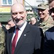 Antoni Macierewicz ze specjalną ochroną Żandarmerii Wojskowej