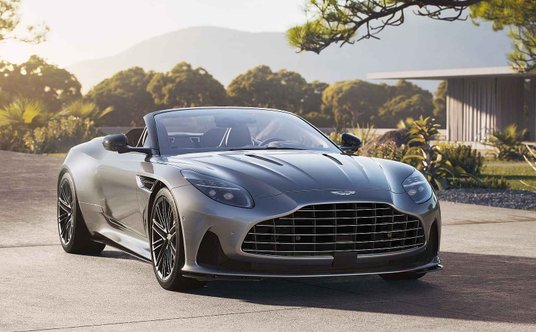 Aston Martin DB12 Volante