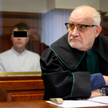 Oskarżony Dawid F. (L) i adwokat Jan Widacki (P) w Sądzie Apelacyjnym w Poznaniu