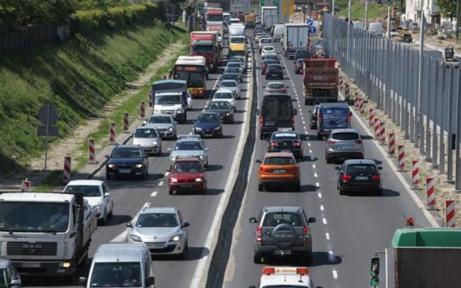 eCall będzie uruchamiany automatycznie w momencie, gdy w samochodzie otworzy się jedna z poduszek po