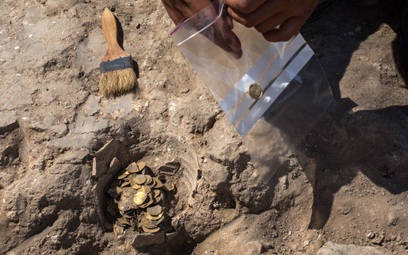 Młodzi Izraelczycy znaleźli skarb: monety sprzed 1100 lat