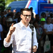 Premier Mateusz Morawiecki podczas pikniku rodzinnego 800+ w Kępicach.