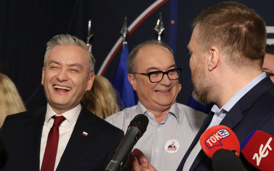 Robert Biedroń i Włodzimierz Czarzasty, współprzewodniczący Nowej Lewicy, z Adrianem Zandbergiem z p