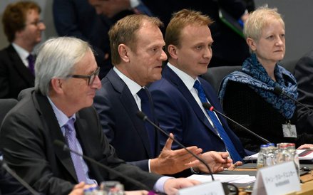 Tusk i Juncker wypowiadali się o negocjacjach unijno-japońskich przed rozpoczęciem spotkania z premi