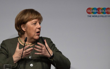 Angela Merkel nie chce mieszać się w fuzję banków