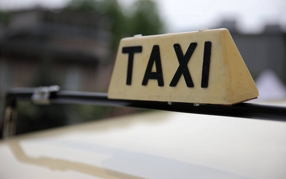 Zlecanie przewozu osób. GITD nałożył gigantyczną karę, a sąd ją uchylił