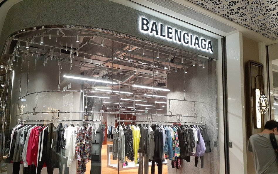 Wraca najdziwniejsze konto na Instagramie. Balenciaga przywraca usunięte zdjęcia