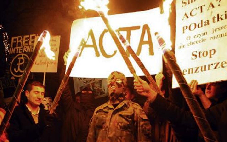 Dziesiątki tysięcy ludzi zwołały się w sieci na demonstracje przeciwko ACTA