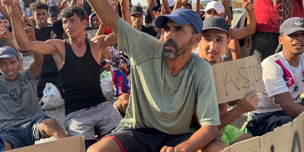 Ponad 100 migrantów w Ceucie rozpoczęło strajk głodowy