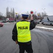 Od dzisiaj policja zatrzyma prawo jazdy za drift i jazdę na jednym kole
