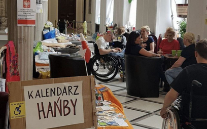 Niepełnosprawni protestują w Warszawie