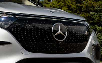Mercedes zainwestuje miliard euro w 10 tys. punktów szybkiego ładowania