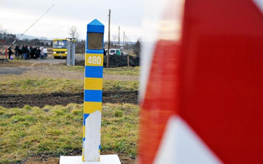 Ukraińcy na granicy z Polską. Wielu z nich jedzie do pracy, nie sprawdzając, kto ich zatrudni