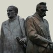 Roman Dmowski i Józef Piłsudski — rzeźby z warszawskich pomników / fot. Magda Starowieyska, fotomont