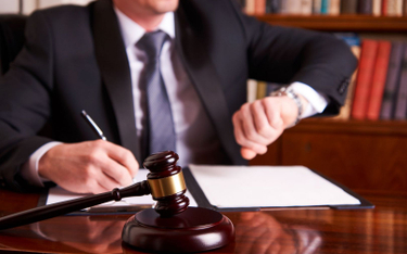 Adwokat o przewlekości w sądach: powolnemu sędziemu czasem trzeba się naprzykrzać