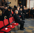 Msza w warszawskiej katedrze św. Jana w intencji ofiar katastrofy pod Smoleńskiem, 13.04.2010. Na pi