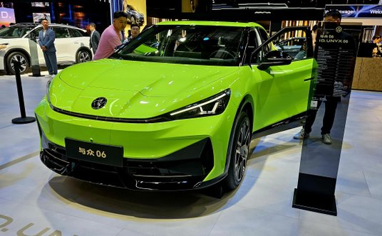 Volkswagen chce być w Chinach bardziej nowoczesny i pozwala sobie oferować kolory, których nie ma w 