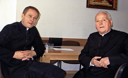 Ks. Józef Wójcik (z prawej) i Artur Żmijewski, który wcielił się w postać księdza