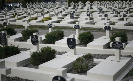 Lwów: Polacy zatrzymani na Cmentarzu Orląt. Chcieli odpalić race