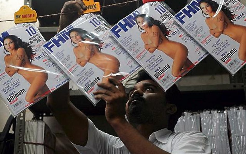 Veena Malik, pozując dla magazynu FHM, chciała „ocieplić wizerunek Pakistanu w Indiach” (fot. Indran