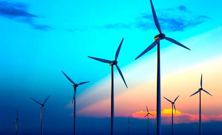 Samowystarczalność energetyczną zapewni wyspie system elektrowni wiatrowych i wodnych.