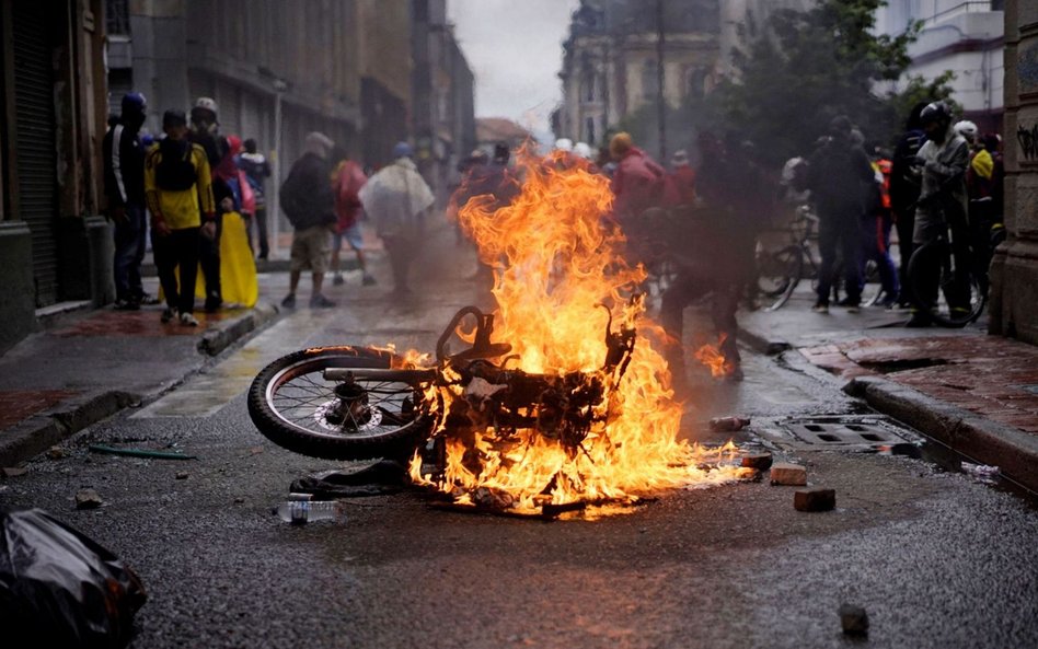 Ósmy dzień protestów w Kolumbii. Co najmniej 24 ofiary