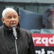 Prezes PiS Jarosław Kaczyński na konferencji prasowej przed siedzibą Prawa i Sprawiedliwości w Warsz