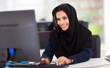 Zakaz noszenia chusty islamskiej w pracy to dyskryminacja - opinia rzecznik generalnej TSUE