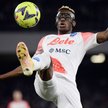 Najlepszy strzelec Napoli Nigeryjczyk Victor Osimhen wraca do drużyny po kontuzji na mecz z Milanem