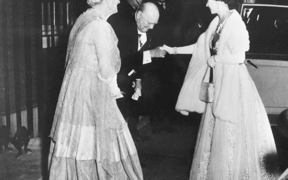 Przed 60 laty (dokładnie 6 lutego 1952 r.) Elżbieta II odziedziczyła tron po śmierci ojca Jerzego VI