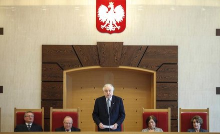 Decyzję o zawieszeniu urzędowania głowy państwa podejmowałby Trybunał Konstytucyjny na niejawnym pos