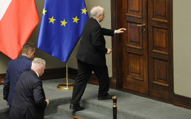 Jarosław Kaczyński nie wypełnił rejestru korzyści. Nie on jeden