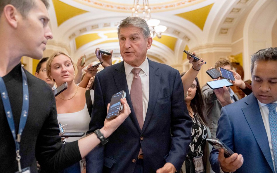 Senator Joe Manchin szuka możliwości kandydowania na prezydenta