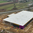 Bełchatowski zakład produkcji paneli i chłodni w budowie w marcu 2024 roku.