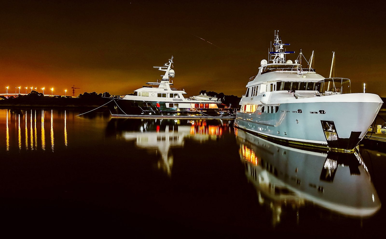 Luksusowe jachty wciąż płyną do Rosji. Zarabia Wielka Brytania