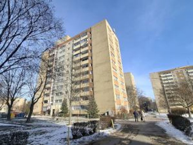 Ratusz przekonuje w nim, że od lat walczy o to, by działki pod blokami przy ul. Górczewskiej pozosta