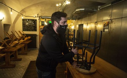 Czechy: Znów ponad 8 tysięcy zakażeń koronawirusem na dobę